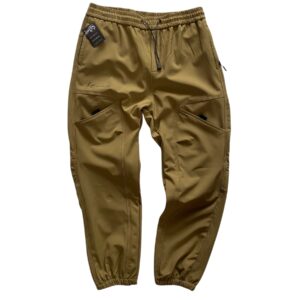 SOFTSHELL JOGGER CAFE CLARO